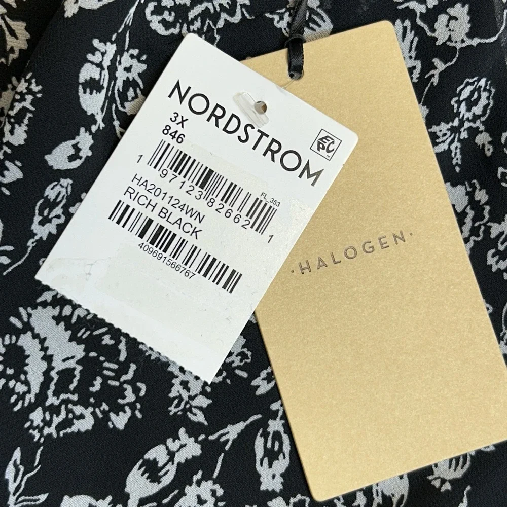 HALOGEN, Plus 3X, Black White‎ Flutter Sleeve Split Neck Top Floral Blouse, NWT - Picture 7 of 14